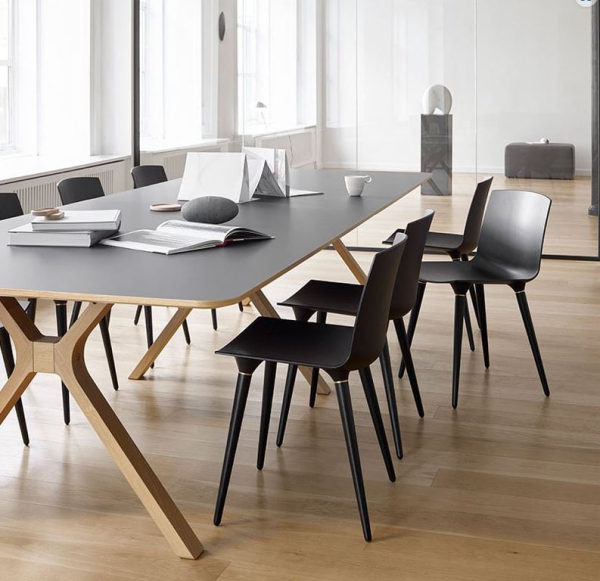 Andersen Furniture Space Tisch